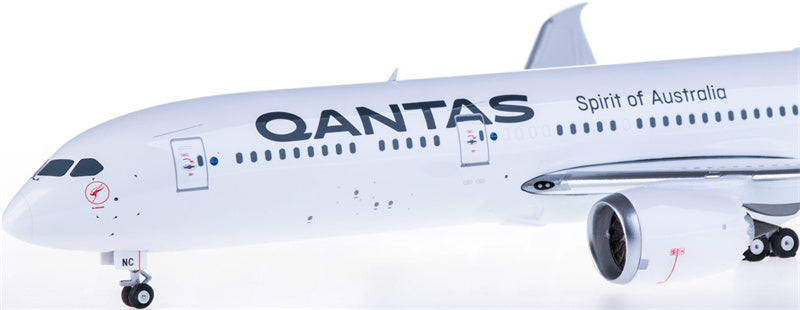Phoenix Qantas Boeing 787-9 VH-ZNC 1:200 Diecast Model view 2