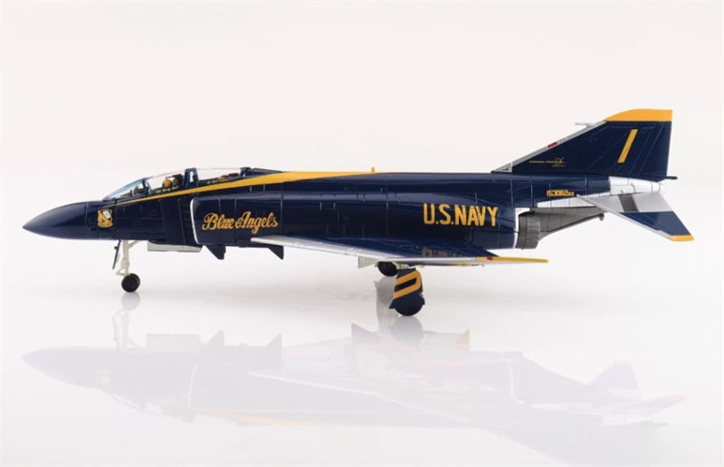 HOBBY MASTER F-4J Cdr. Harley Hall 153812 Cdr Harley Hall & AMHI Guy Giuffrai US Navy 1970 to 1971 1:72 Airplane Pre-built Model