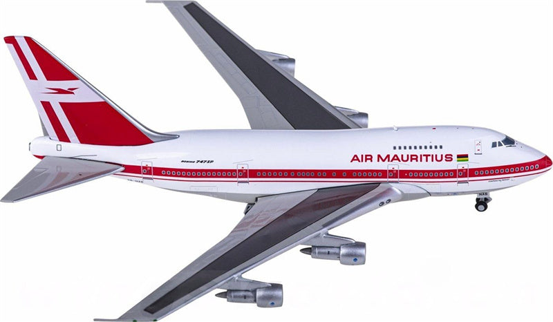 Geminijets Air Mauritius Boeing 747SP 3B-NAG 1:400 Diecast Model view 2