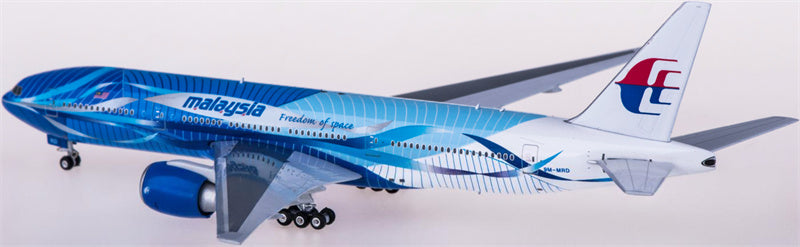Phoenix Malaysia Airlines Boeing 777-200 9M-MRD freedom of space 1:400 Diecast Model view 2
