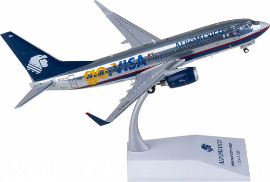 JC Wings Aeromexico Boeing 737-700 N784XA 1:200 Diecast Model view 1