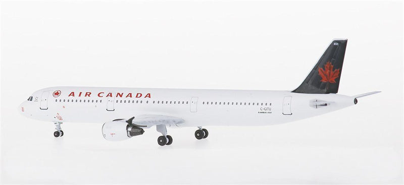 AeroClassics Air Canada Airbus A321 C-GITU 1:400 Diecast Model view 2
