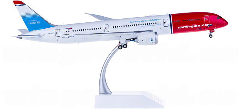 JC Wings Norwegian Air Shuttle Boeing 787-9 G-CKLZ 1:200 Diecast Model view 1