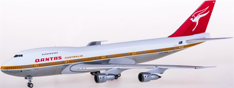 Phoenix Qantas Boeing 747-200 VH-EBA 1:400 Diecast Model view 2