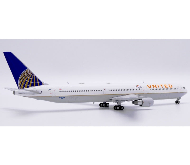 JC Wings 1:400 United Airlines B767-400ER N76064  DIECAST Model