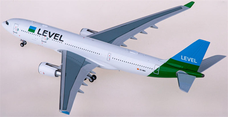 NG Models LEVEL Airbus A330-200 EC-NRH 1:400 Diecast Model view 3