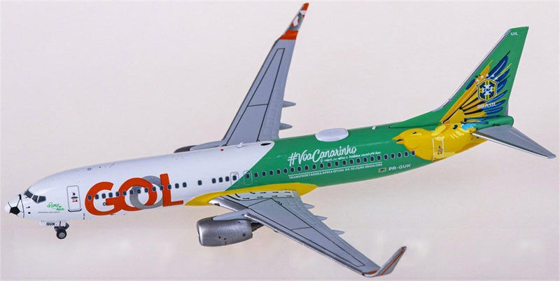 NG Models GOL Boeing 737-800 PR-GUK 1:400 Diecast Model view 2
