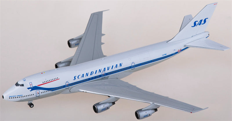 Phoenix SAS Boeing 747-200 LN-RNA 1:400 Diecast Model view 3