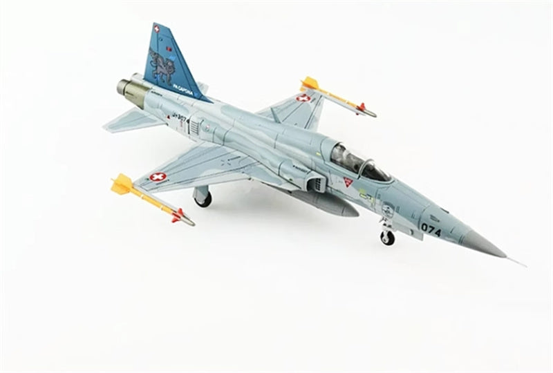 Hobby Master F-5E PA CAPONA J-3074 Swiss Air Force 2017 1:72 Airplane Pre-built Model