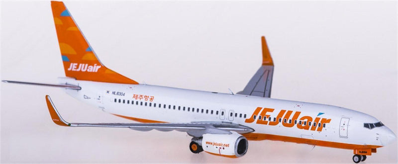 JC Wings Jeju Air Boeing 737-800 HL8304 1:400 Diecast Model view 2