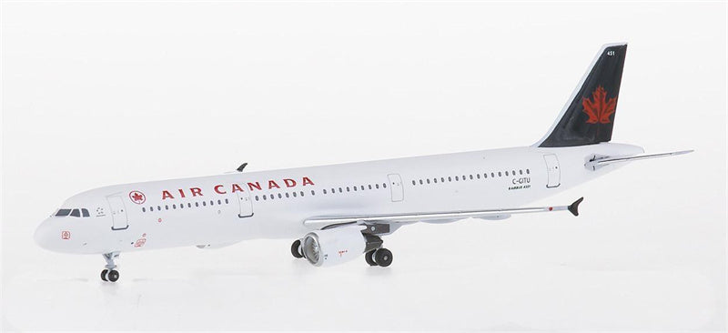 AeroClassics Air Canada Airbus A321 C-GITU 1:400 Diecast Model view 3