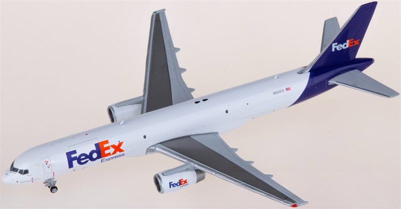 Geminijets FedEx for Boeing 757-200SF N921FD 1:400 Airplane Pre-built  Airliner Model Display