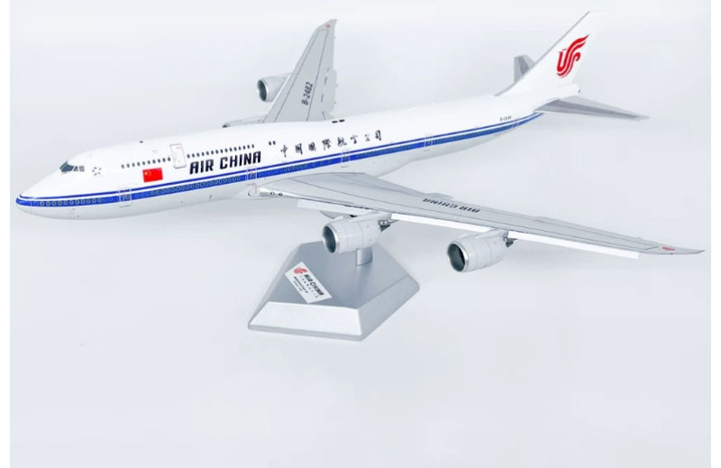 SQ Wings 1:200 Air China B747-8I B-2482 Flaps down DIECAST Model