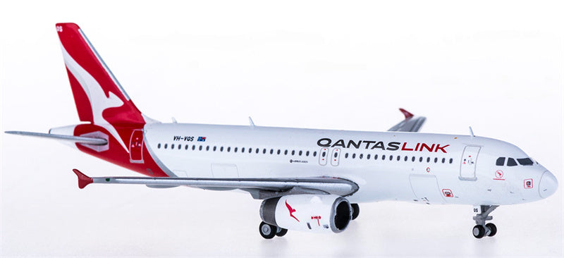 Geminijets Qantas Airbus A320 VH-VQS 1:400 Diecast Model view 3