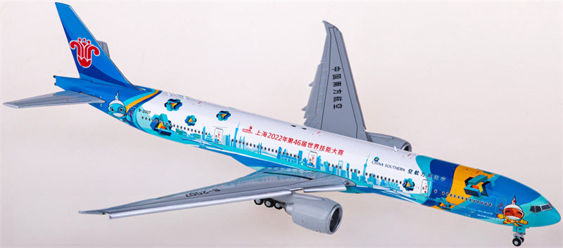 JC Wings China Southern Boeing 777-300ER B-2007 Flaps Down 1:400 Diecast Model view 2