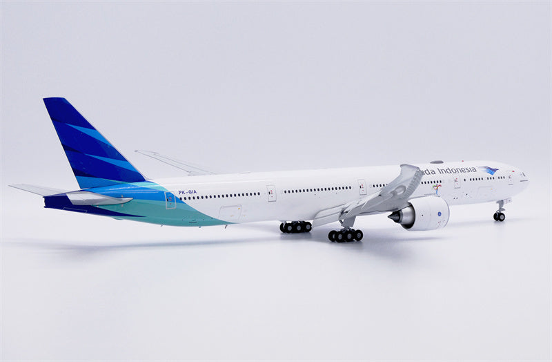JC Wings Garuda Indonesia Boeing 777-300ER PK-GIA Flaps Down 1:200 Diecast Model view 2