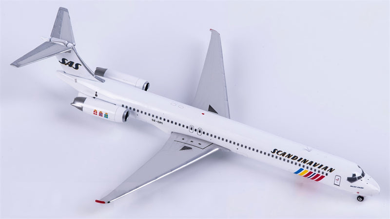 Phoenix 1:400 SAS McDonnell Douglas MD-83 SE-DPI  DIECAST Model