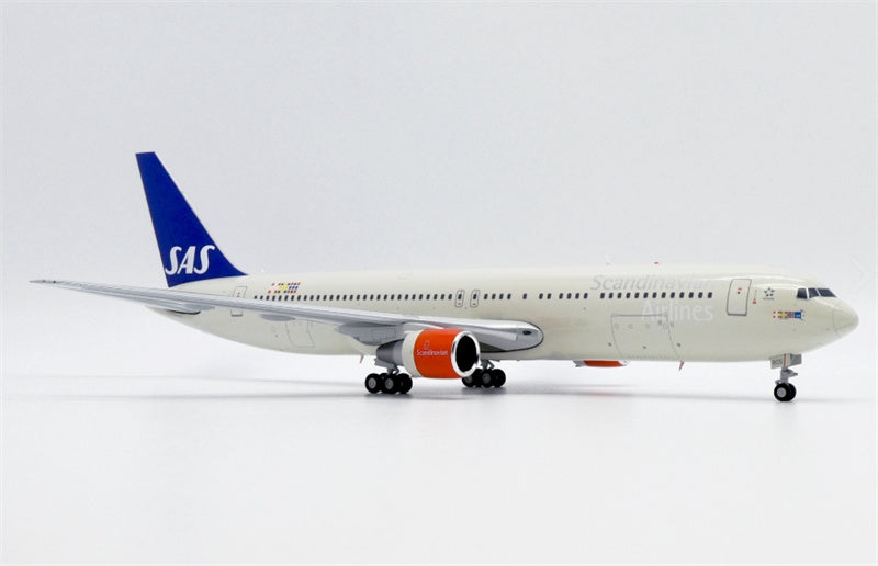 JC Wings SAS Boeing 767-300ER LN-RCG 1:200 Diecast Model view 3