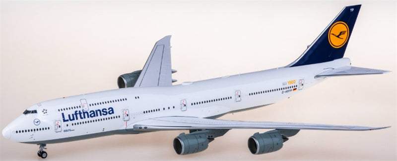 SQ Wings Lufthansa Boeing 747-8 D-ABYP 1:200 Diecast Model view 2