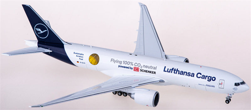 Herpa Lufthansa Cargo Boeing 777-200LRF D-ALFG Sustainable Fuel 1:400 Diecast Model view 2