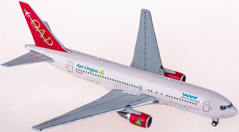 JC Wings Omni Air International Boeing 767-200ER N225AX 1:400 Diecast Model view 1