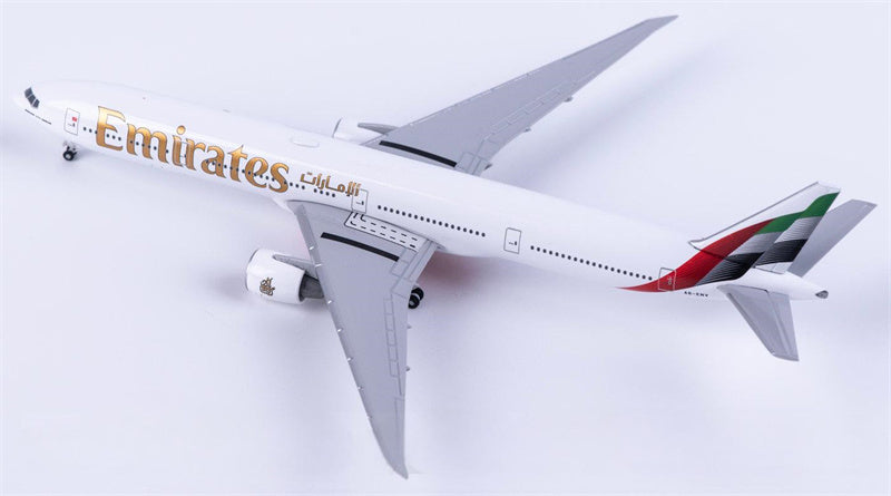 Herpa Emirates Boeing 777-300ER A6-ENV 1:500 Diecast Model view 1