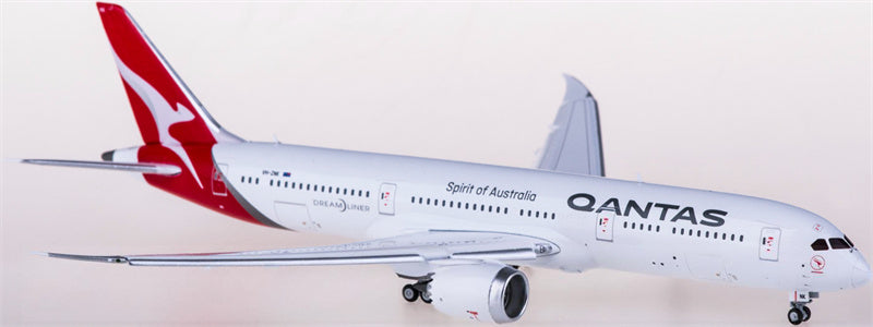 Geminijets Qantas Boeing 787-9 VH-ZNK Flaps Down 1:400 Diecast Model view 1