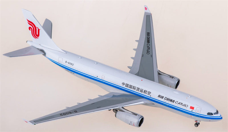 Phoenix Air China Airbus A330-200 B-6092 1:400 Diecast Model view 1