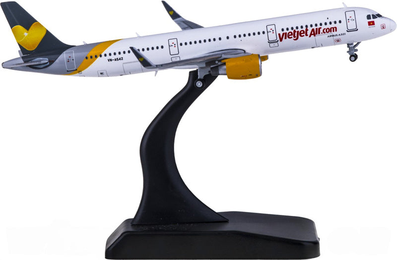 JC Wings Vietjet Air Airbus A321 VN-A542 1:400 Diecast Model view 2