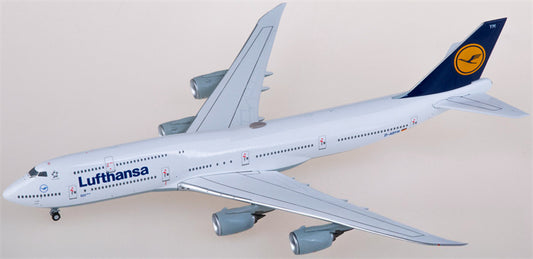 NG Models Lufthansa Boeing 747-8 D-ABYM 1:400 Diecast Model view 1