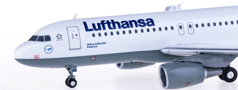 Herpa Lufthansa Airbus A320 D-AIQS 1:200 ABS Model view 2