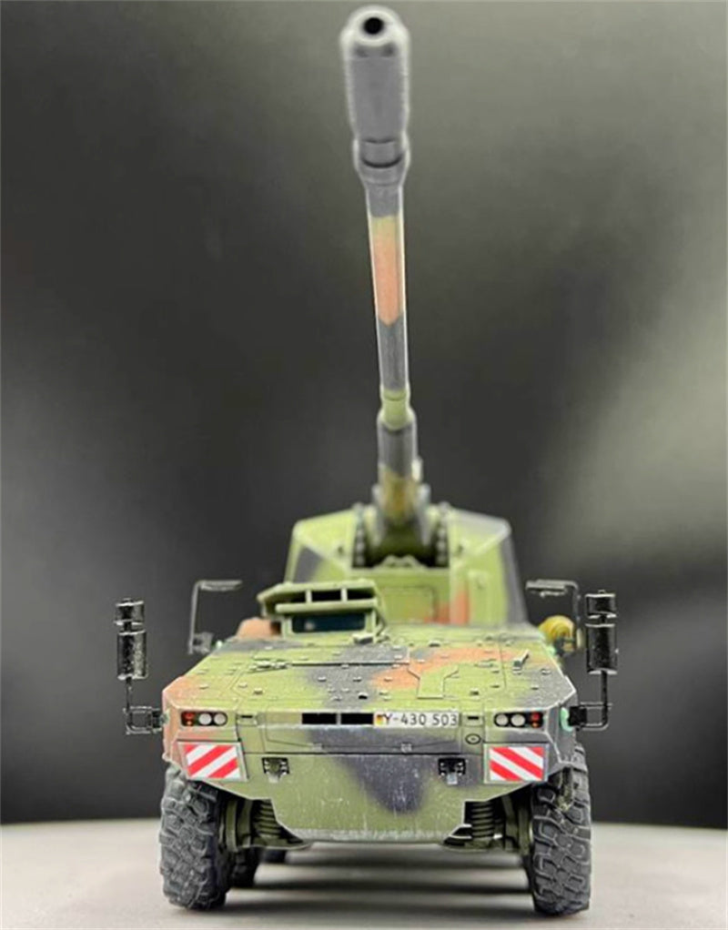 AM German Boxer armored vehicle RCH155mm howitzer GTK 1:72 Tank Pre-built Model