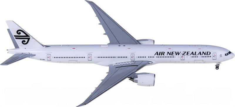 JC Wings 1:400 Air New Zealand Boeing 777-300ER ZK-OKU Diecast Model view 3