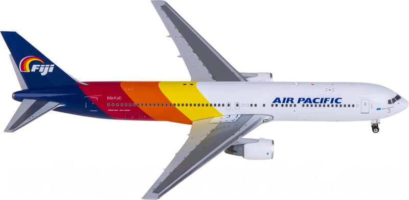 Phoenix Air Pacific Boeing 767-300ER DQ-FJC 1:400 Diecast Model view 2