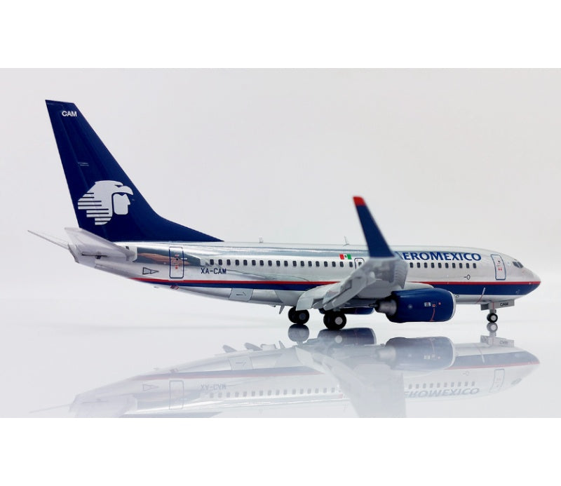 JC Wings 1:200 Aeromexico B737-700 XA-CAM Flaps down DIECAST Model