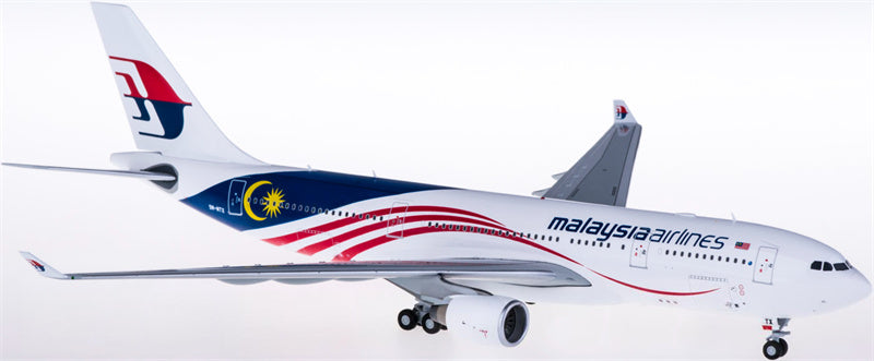 JC Wings Malaysia Airlines Airbus A330-200 9M-MTX 1:200 Diecast Model view 2