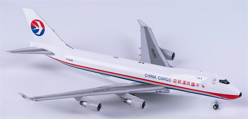 SQ Wings 1:200 China Cargo Airlines Boeing 747-400F B-2428 Diecast Model view 3