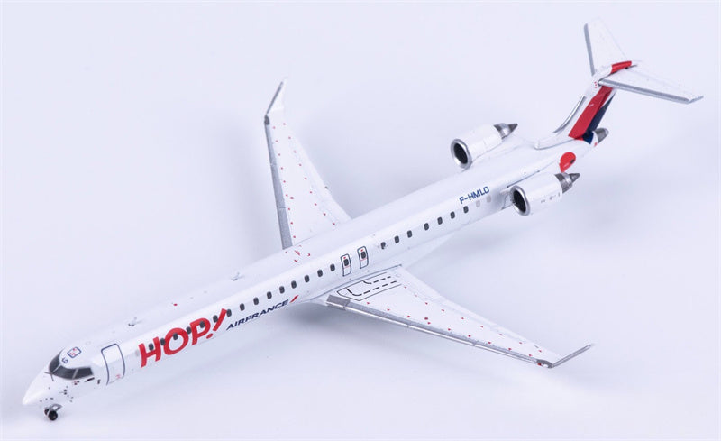 JC Wings Air France Bombardier CRJ1000EL F-HMLO 1:400 Diecast Model view 2