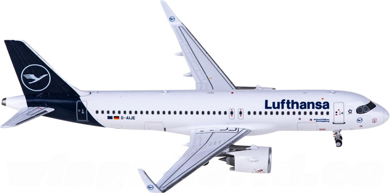 NG Models Lufthansa Airbus A320neo D-AIJE 1:400 Diecast Model view 4