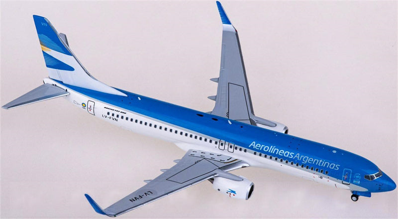 NG Models Aerolineas Argentinas Boeing 737-800 LV-FVN 1:400 Diecast Model view 2