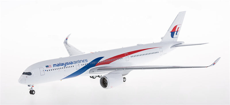 Phoenix Malaysia Airlines Airbus A350-900 9M-MAB 1:200 Diecast Model view 4