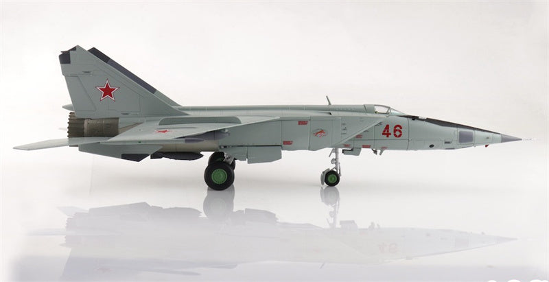 HOBBY MASTER MIG-25RBT Foxbat Red 46 47th GRAP 2nd Sqn. Russian Air Force May 2001 (with 8 x FAB-500 bombs) 1:72 Aircraft Pre-built Model