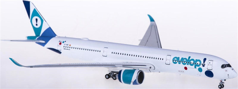 JC Wings Evelop Airlines Airbus A350-900XWB EC-NBO 1:400 Diecast Model view 1