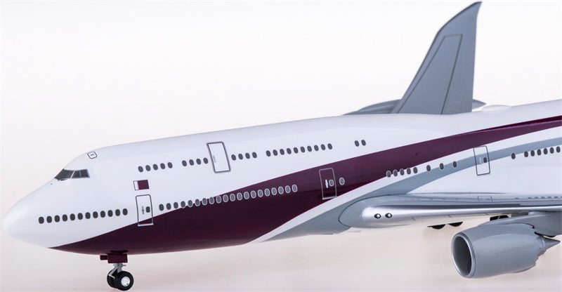 Hogan Qatar Amiri Flight Boeing 747-8 VQ-BSK 1:200 ABS Model view 4