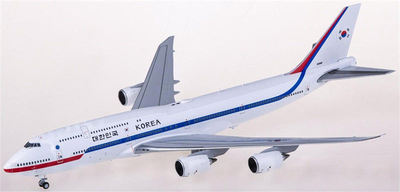 JC Wings ROKAF Boeing 747-8 HL7643 1:400 Diecast Model view 3