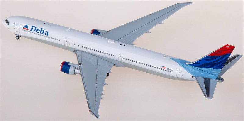 Geminijets Delta Air Lines Boeing 767-400ER N829MH 1:400 Diecast Model view 2