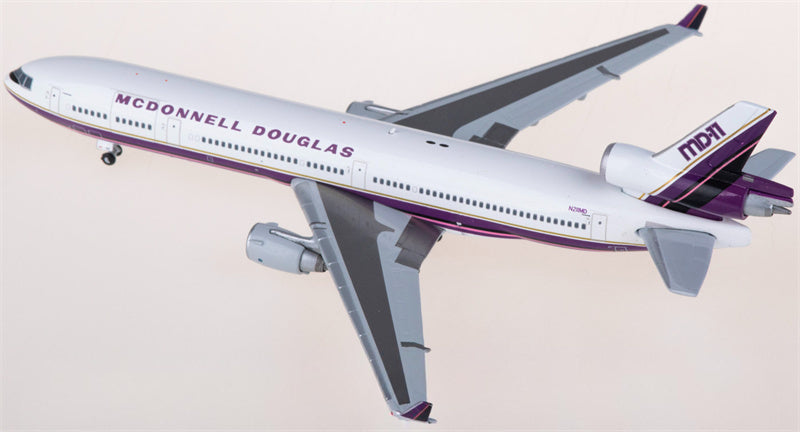 JC Wings McDonnell Douglas MD-11 N211MD House Color 1:400 Diecast Model view 4