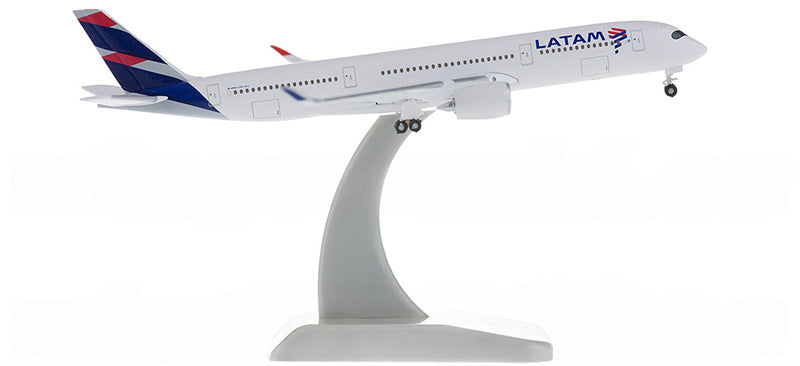 Hogan Latam Airbus A350-900 1:500 Diecast Model view 2