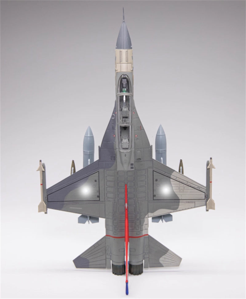 TTF F-CK-1 CHING-KUO INDIGENOUS DEFENSE FIGHTER #1627 88-8118 1:72 Aircraft Pre-built Model