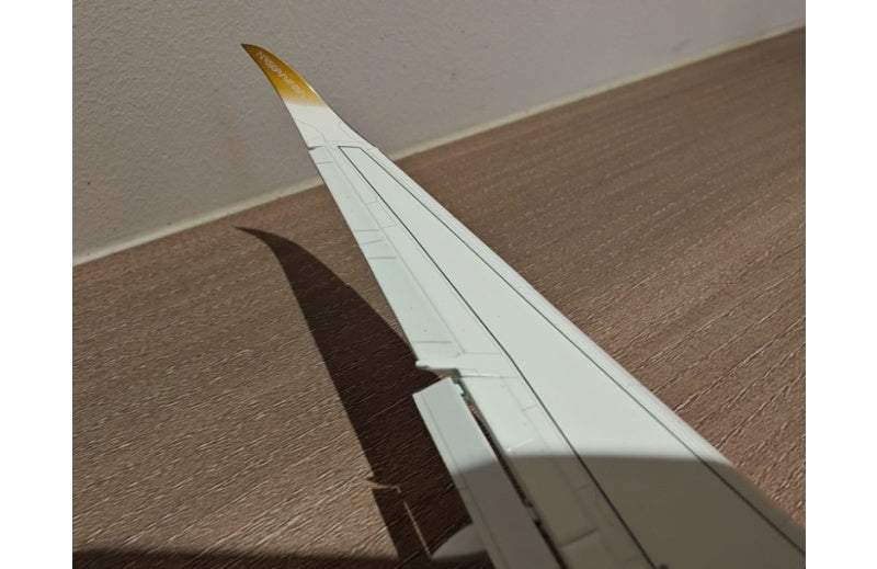 SQ Wings 1:200 Starlux Airlines A350-1000 B-58554 Flaps down DIECAST Model